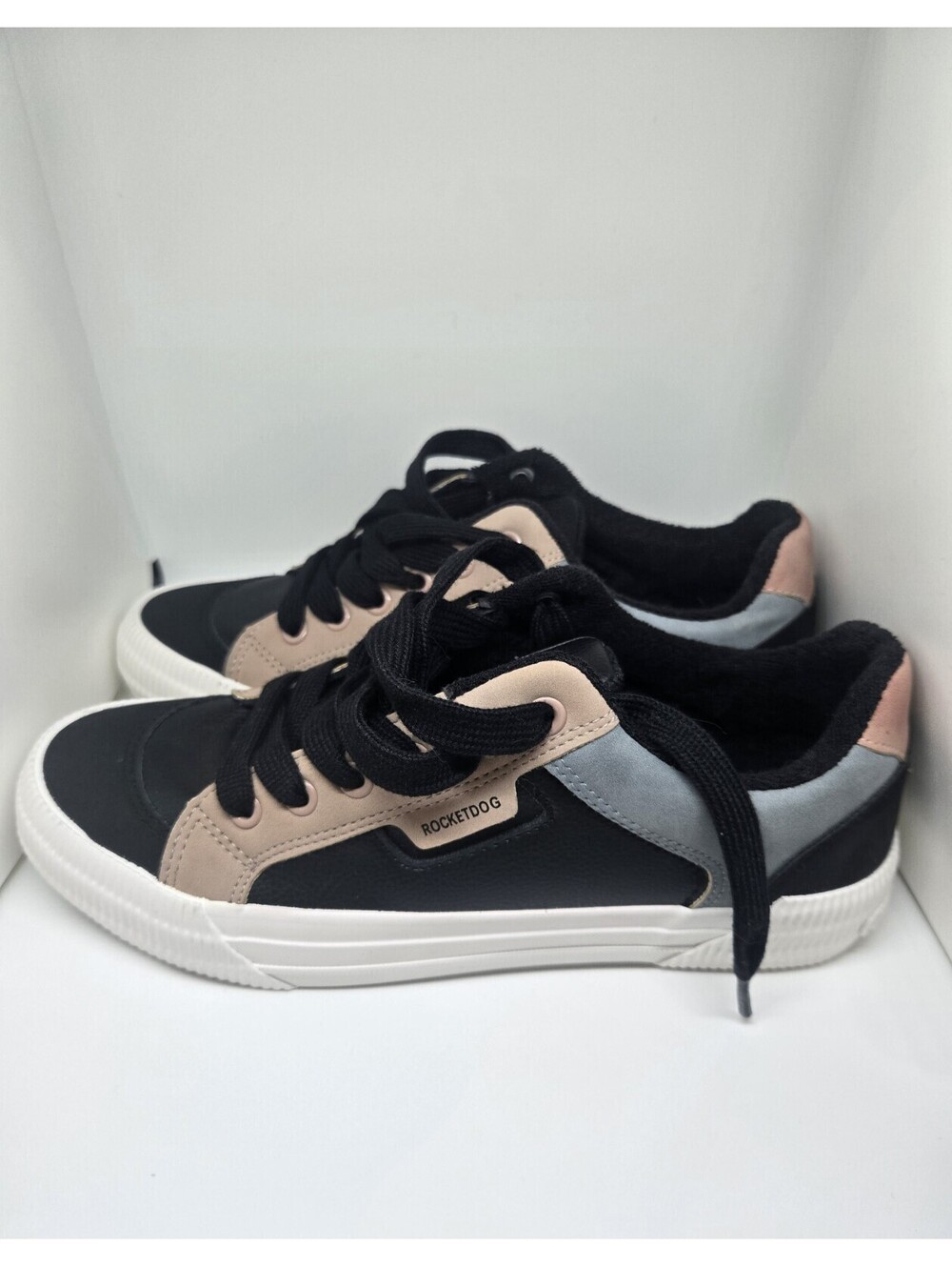 Rocket Dog Women’s Sneakers 8.5 Black Blush Blue Plush Foam Lace Up Low Top